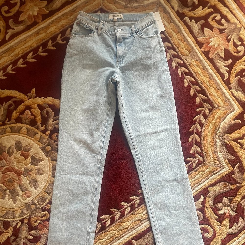 NWT Abercrombie & Fitch Curve Love 90s Straight Low Rise